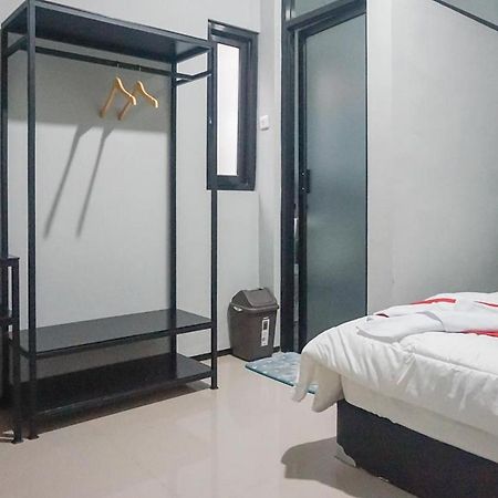 Reddoorz Plus @ Kalpataru Malang Extérieur photo