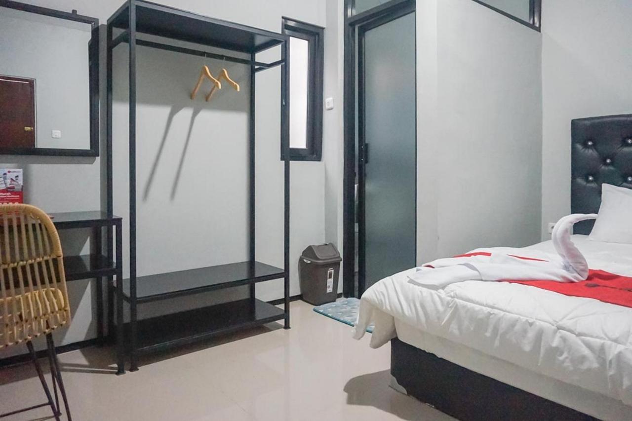 Reddoorz Plus @ Kalpataru Malang Extérieur photo