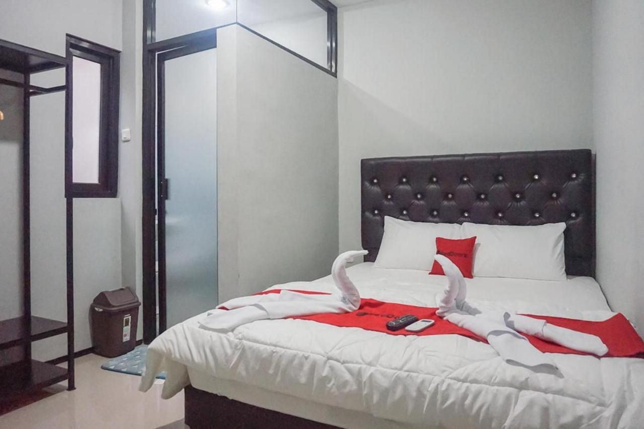 Reddoorz Plus @ Kalpataru Malang Extérieur photo